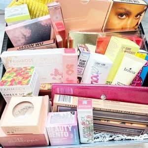25-Piece Luxury Makeup Bundle
